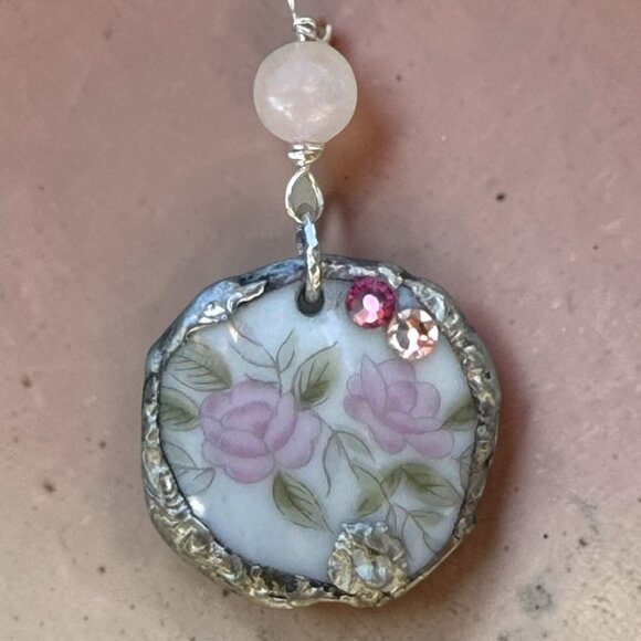 SOLD! Vintage Broken China Floral Pendant - 925 Silver Rose Quartz | Alma Antigu - Picture 14 of 17